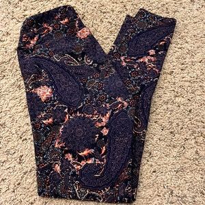 LulaRoe Women’s One Size Paisley Print leggings